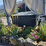 بيت للعطل Rural Escape W/stunning Views, Jacuzzi And Sauna *