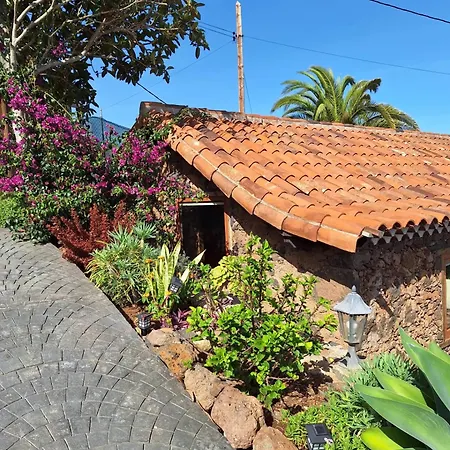 Ferienhaus Rural Escape W/stunning Views, Jacuzzi And Sauna San Cristóbal de La Laguna