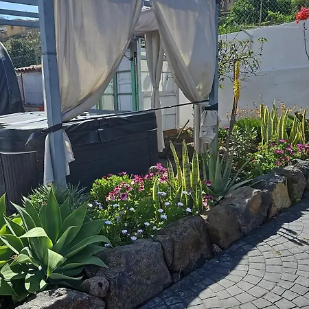 Ferienhaus Rural Escape W/stunning Views, Jacuzzi And Sauna San Cristóbal de La Laguna