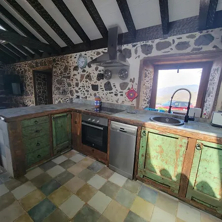 Rural Escape W/stunning Views, Jacuzzi And Sauna San Cristóbal de La Laguna