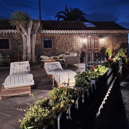 Semesterbostad Rural Escape W/stunning Views, Jacuzzi And Sauna