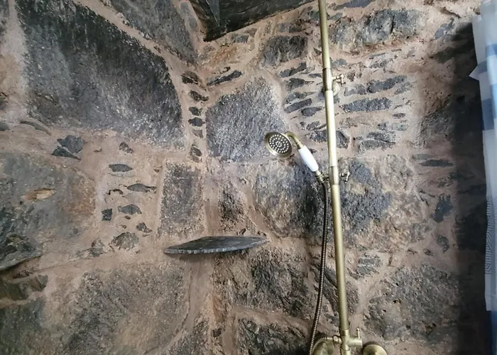 Rural Escape W/stunning Views, Jacuzzi And Sauna