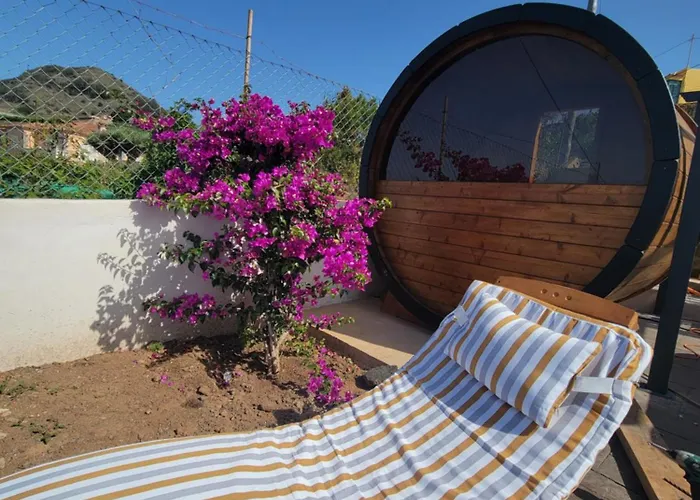 Semesterbostad Rural Escape W/stunning Views, Jacuzzi And Sauna La Laguna (Tenerife)