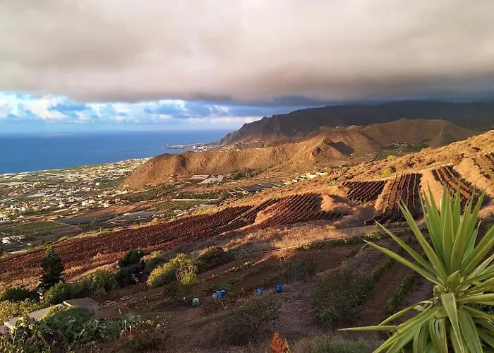 Rural Escape W/stunning Views, Jacuzzi And Sauna Semesterbostad *